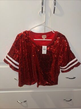 Buckle Red Sequin Short Sleeve Jersey with White Stripes